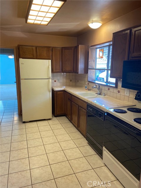 1908 Wendy Way, Manhattan Beach, California 90266, 3 Bedrooms Bedrooms, ,2 BathroomsBathrooms,Residential,Sold,Wendy,SB21126568