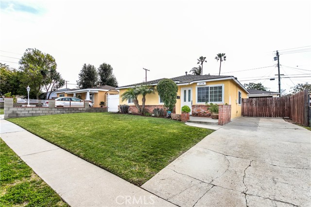Charming neighborhood with all single family homes, sidewalks and tree lined streets