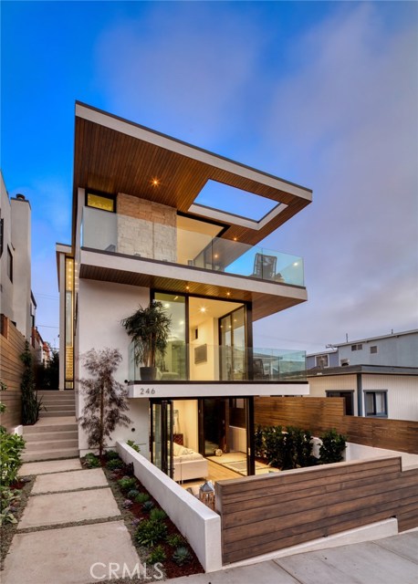 246 30th Street, Hermosa Beach, California 90254, 4 Bedrooms Bedrooms, ,4 BathroomsBathrooms,Residential,Sold,30th,SB19212204