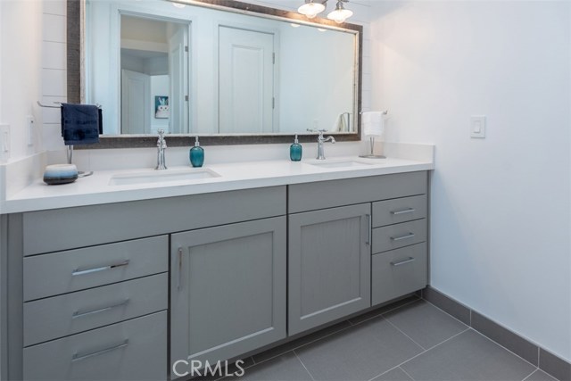 2410 Huntington Lane, Redondo Beach, California 90278, 4 Bedrooms Bedrooms, ,3 BathroomsBathrooms,Residential,Sold,Huntington,PV18242024