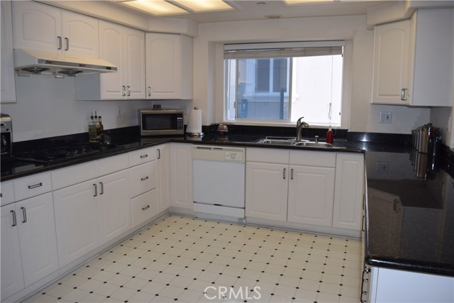 720 Lucia Avenue, Redondo Beach, California 90277, 5 Bedrooms Bedrooms, ,3 BathroomsBathrooms,Residential,Sold,Lucia,SB17080801