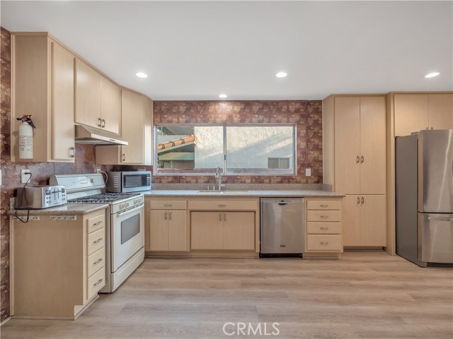 Huge kitchen great for cooking large meals