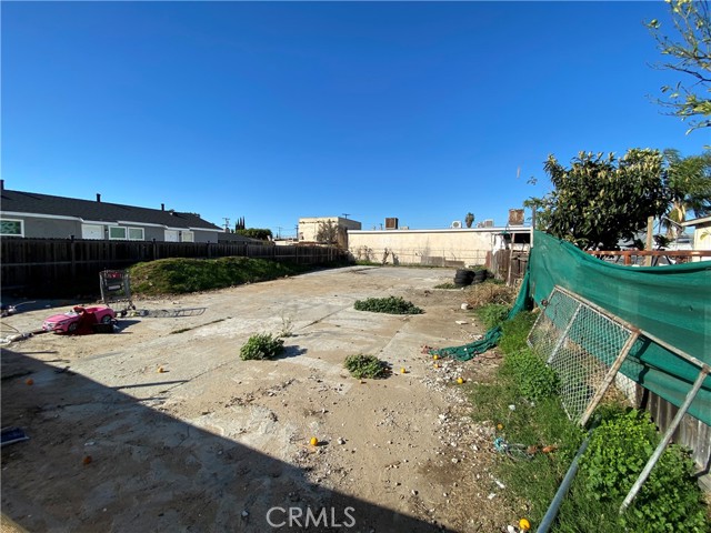 125 E Maple St, Compton, CA 90220 - – Beds | – Baths (Active