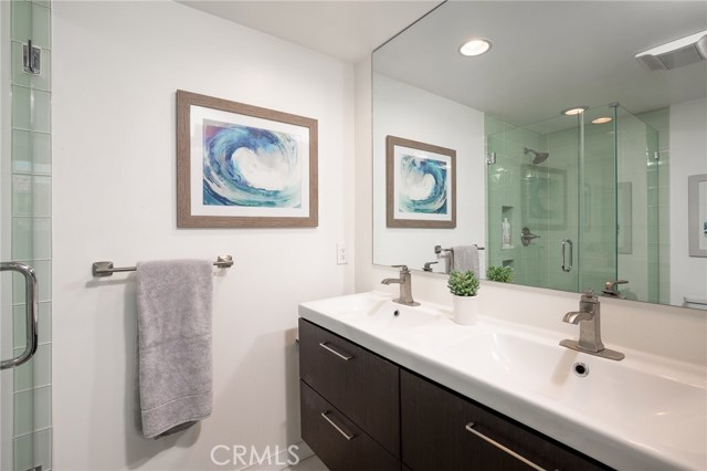 748 Manhattan Beach Boulevard, Manhattan Beach, California 90266, 3 Bedrooms Bedrooms, ,3 BathroomsBathrooms,Residential,Sold,Manhattan Beach,SB20129777