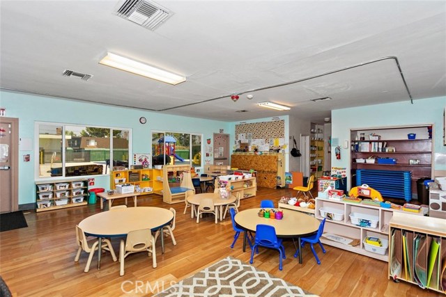 Lynwood, ,Commercial,For Sale,Lynwood,CV20155528