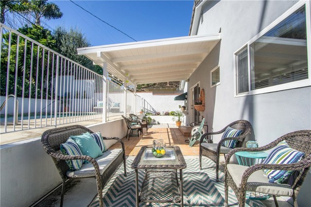 149 Vista Del Parque, Redondo Beach, California 90277, 4 Bedrooms Bedrooms, ,1 BathroomBathrooms,Residential,Sold,Vista Del Parque,PV19039225