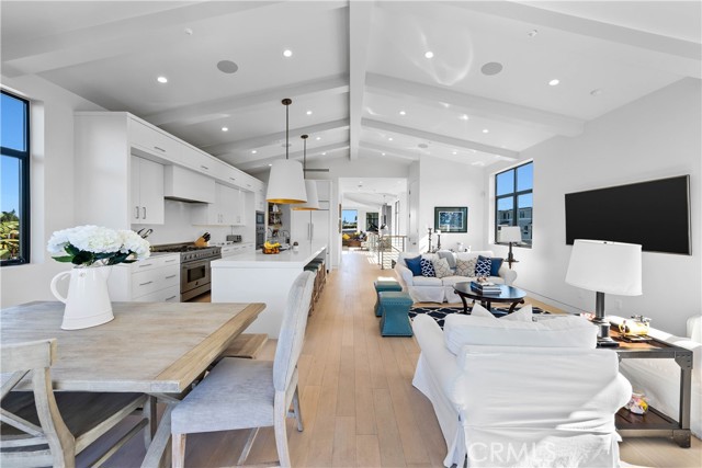 733 12th Street, Manhattan Beach, California 90266, 5 Bedrooms Bedrooms, ,6 BathroomsBathrooms,Residential,Sold,12th,SB21089898