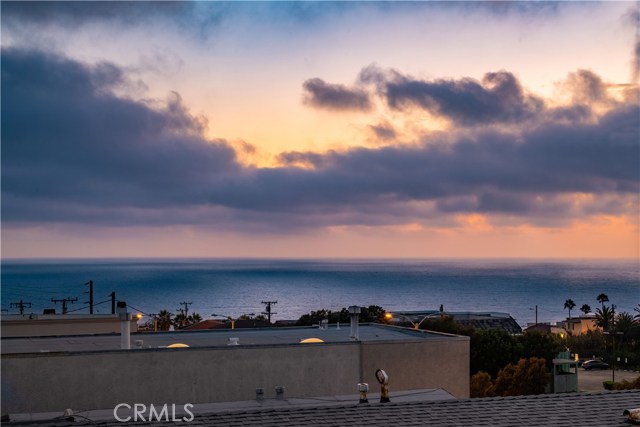 463 36th Place, Manhattan Beach, California 90266, 2 Bedrooms Bedrooms, ,1 BathroomBathrooms,Residential,Sold,36th,SB19098375