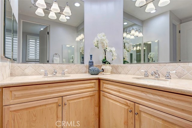 618 Broadway, Redondo Beach, California 90277, 3 Bedrooms Bedrooms, ,2 BathroomsBathrooms,Residential,Sold,Broadway,SB17101227