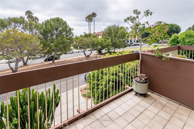 2322 Palos Verdes Drive, Palos Verdes Estates, California 90274, 2 Bedrooms Bedrooms, ,Residential,Sold,Palos Verdes,PV18187969