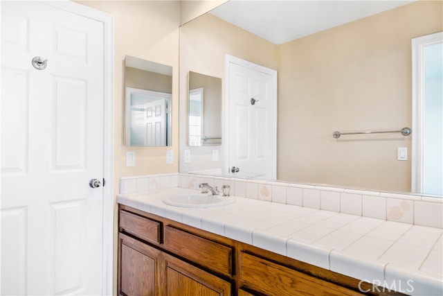Upstairs Main Bathroom