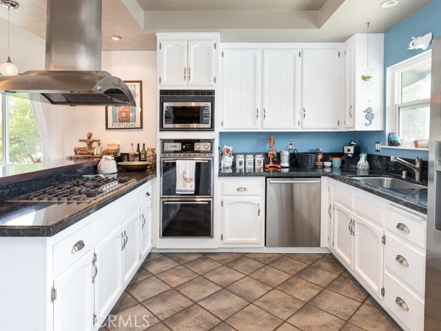 110 Juanita Avenue, Redondo Beach, California 90277, 2 Bedrooms Bedrooms, ,1 BathroomBathrooms,Residential,Sold,Juanita,SB19190456