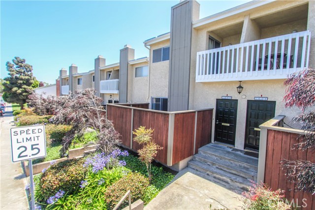 1006 Palm Lane, Redondo Beach, California 90278, 2 Bedrooms Bedrooms, ,2 BathroomsBathrooms,Residential,Sold,Palm,PW18131280