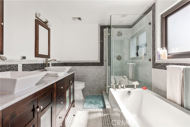 437 27th Street, Manhattan Beach, California 90266, 4 Bedrooms Bedrooms, ,3 BathroomsBathrooms,Residential,Sold,27th,SB21036239