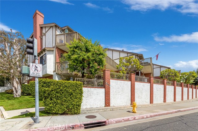 324 Catalina Avenue, Redondo Beach, California 90277, 2 Bedrooms Bedrooms, ,1 BathroomBathrooms,Residential,Sold,Catalina,SB19092970