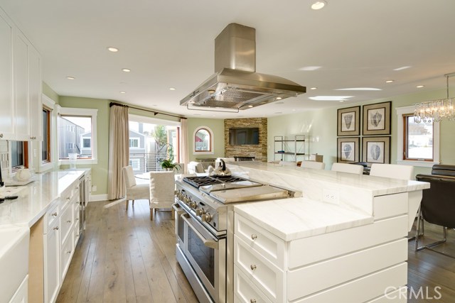 42 15th Street, Hermosa Beach, California 90254, 3 Bedrooms Bedrooms, ,3 BathroomsBathrooms,Residential,Sold,15th,SB18263868