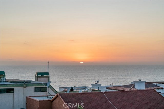 301 20th Street, Manhattan Beach, California 90266, 4 Bedrooms Bedrooms, ,5 BathroomsBathrooms,Residential,Sold,20th,SB19211056