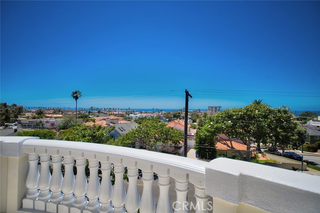 502 Francisca Avenue, Redondo Beach, California 90277, 5 Bedrooms Bedrooms, ,4 BathroomsBathrooms,Residential,Sold,Francisca,IN17152733