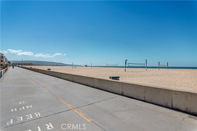 49 7th Street, Hermosa Beach, California 90254, 3 Bedrooms Bedrooms, ,1 BathroomBathrooms,Residential,Sold,7th,SB19233315