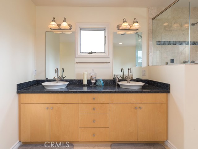 314 Avenue D, Redondo Beach, California 90277, 5 Bedrooms Bedrooms, ,5 BathroomsBathrooms,Residential,Sold,Avenue D,SB20083856