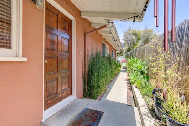 1965 Manhattan Avenue, Hermosa Beach, California 90254, 3 Bedrooms Bedrooms, ,2 BathroomsBathrooms,Residential,Sold,Manhattan,SB20021506