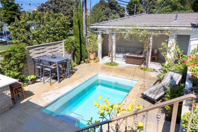 505 17th Street, Manhattan Beach, California 90266, 2 Bedrooms Bedrooms, ,2 BathroomsBathrooms,Residential,Sold,17th,SB19222936