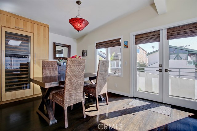 417 27th Street, Manhattan Beach, California 90266, 3 Bedrooms Bedrooms, ,1 BathroomBathrooms,Residential,Sold,27th,SB21023616