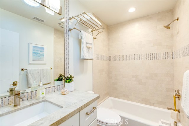 861 12th Court, Manhattan Beach, California 90266, 3 Bedrooms Bedrooms, ,1 BathroomBathrooms,Residential,Sold,12th,SB20006910