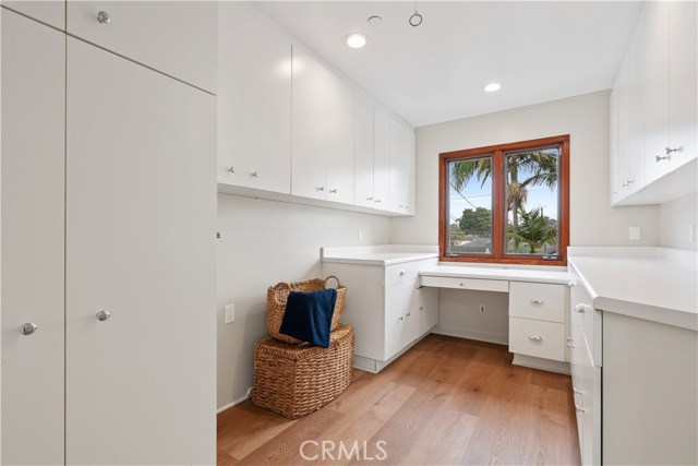 618 Avenue C, Redondo Beach, California 90277, 3 Bedrooms Bedrooms, ,2 BathroomsBathrooms,Residential,Sold,Avenue C,SB20188515