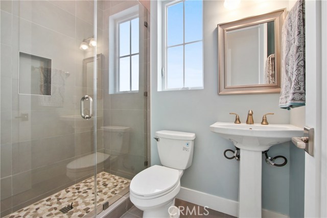 BEAUTFIUL BATH IN 4TH BEDROOM.  DIRECT ENTRY TO OUTSIDE BACK YARD AREA!