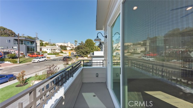 1020 Avenue A, Redondo Beach, California 90277, 6 Bedrooms Bedrooms, ,6 BathroomsBathrooms,Residential,Sold,Avenue A,PV20189738