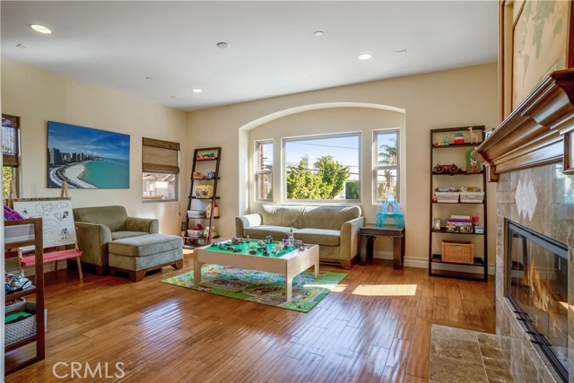 1605 Stanford Avenue, Redondo Beach, California 90278, 5 Bedrooms Bedrooms, ,3 BathroomsBathrooms,Residential,Sold,Stanford,SB19237722