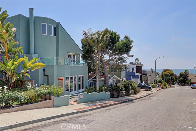 316 24th, Hermosa Beach, California 90254, 3 Bedrooms Bedrooms, ,4 BathroomsBathrooms,Residential,Sold,24th,SB19132480