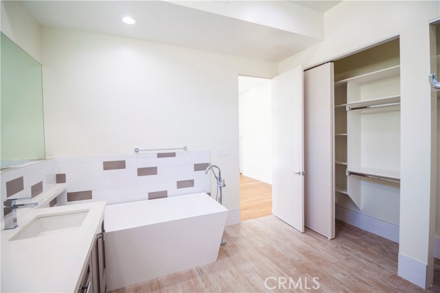 2602 Voorhees Avenue, Redondo Beach, California 90278, 4 Bedrooms Bedrooms, ,3 BathroomsBathrooms,Residential,Sold,Voorhees,SB17109811