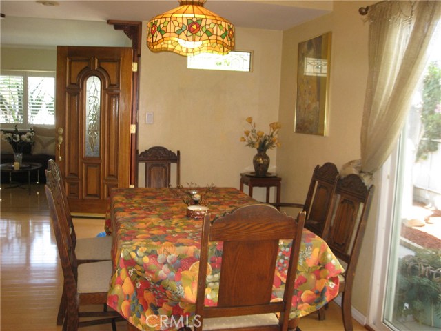 2700 Robinson Street, Redondo Beach, California 90278, 2 Bedrooms Bedrooms, ,1 BathroomBathrooms,Residential,Sold,Robinson,PW18148621