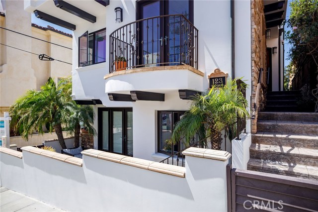 123 29th Street, Hermosa Beach, California 90254, 5 Bedrooms Bedrooms, ,5 BathroomsBathrooms,Residential,Sold,29th,SB20099195