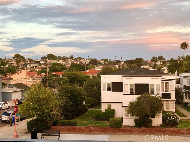 700 Esplanade, Redondo Beach, California 90277, 2 Bedrooms Bedrooms, ,2 BathroomsBathrooms,Residential,Sold,Esplanade,PV20164603