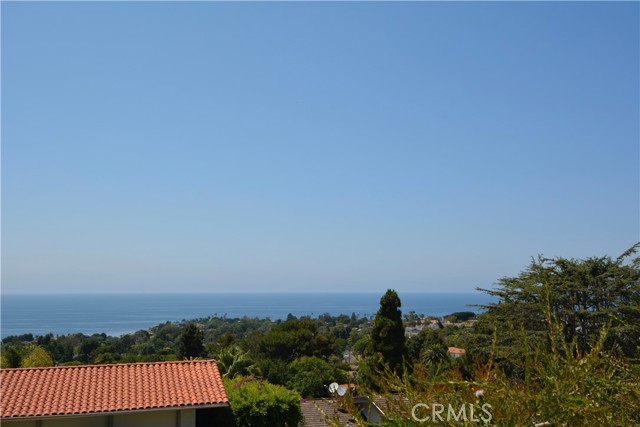 1129 Via Zumaya, Palos Verdes Estates, California 90274, 4 Bedrooms Bedrooms, ,3 BathroomsBathrooms,Residential,Sold,Via Zumaya,PW21178054