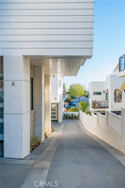 1920 Gates Ave, Redondo Beach, California 90278, 4 Bedrooms Bedrooms, ,4 BathroomsBathrooms,Residential,Sold,Gates Ave,SB21054568