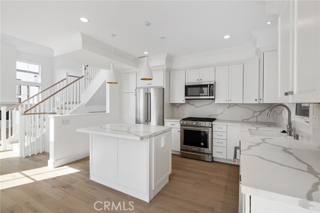 2114 Carnegie Lane, Redondo Beach, California 90278, 5 Bedrooms Bedrooms, ,5 BathroomsBathrooms,Residential,Sold,Carnegie,SB21029728