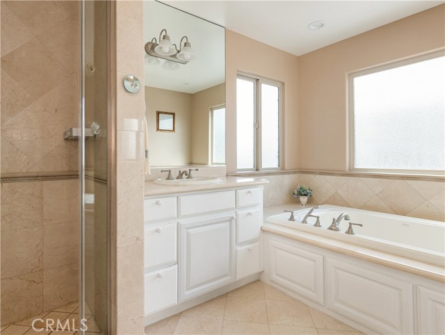 300 28th Street, Manhattan Beach, California 90266, 3 Bedrooms Bedrooms, ,3 BathroomsBathrooms,Residential,Sold,28th,SB20234864
