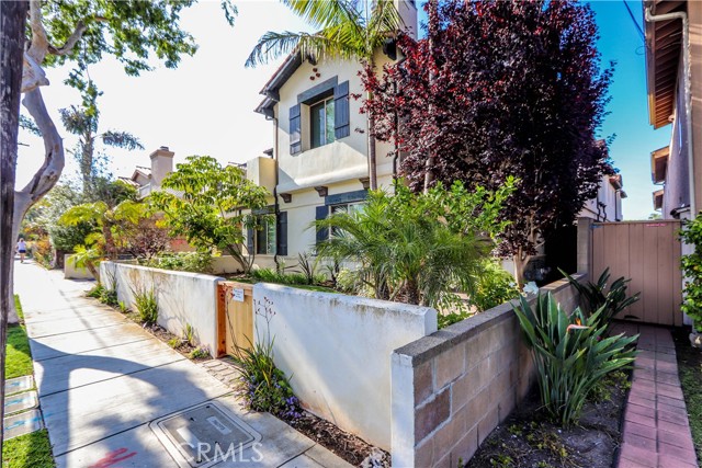 2012 Grant Avenue, Redondo Beach, California 90278, 4 Bedrooms Bedrooms, ,3 BathroomsBathrooms,Residential,Sold,Grant,PW21133997