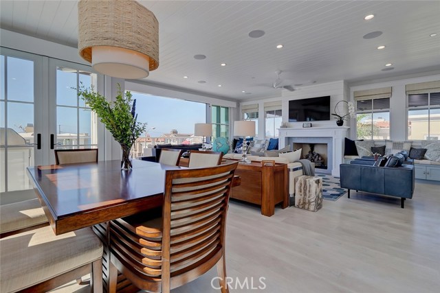 304 3rd Street, Manhattan Beach, California 90266, 4 Bedrooms Bedrooms, ,3 BathroomsBathrooms,Residential,Sold,3rd,SB19234721