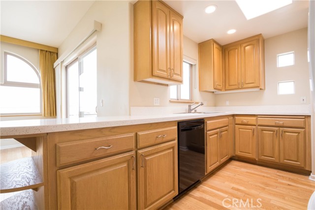 4010 Ocean Drive, Manhattan Beach, California 90266-4309, 2 Bedrooms Bedrooms, ,1 BathroomBathrooms,Residential,Sold,Ocean,SB20109555