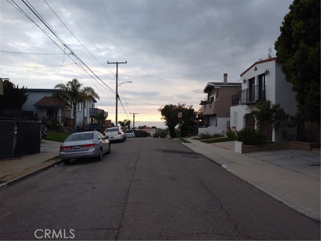 1015 2nd Street, Hermosa Beach, California 90254, 3 Bedrooms Bedrooms, ,2 BathroomsBathrooms,Residential,Sold,2nd,OC19110033