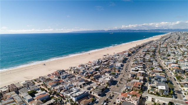 1641 Manhattan Avenue, Hermosa Beach, California 90254, ,Residential Income,Sold,Manhattan,SB19170124