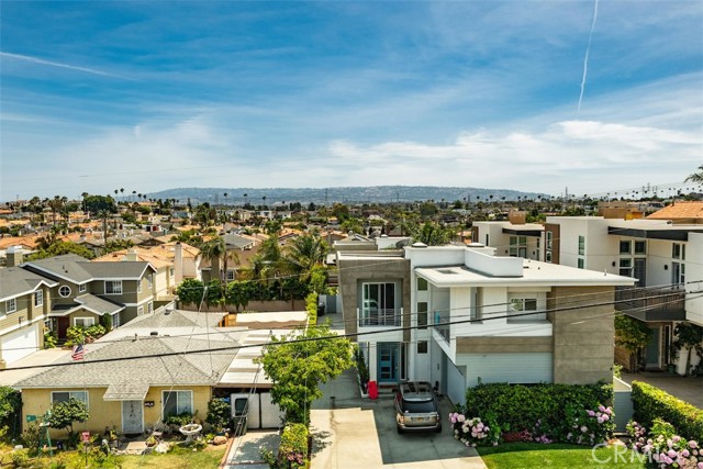 Neighborhood and PV views from the mezzanine level