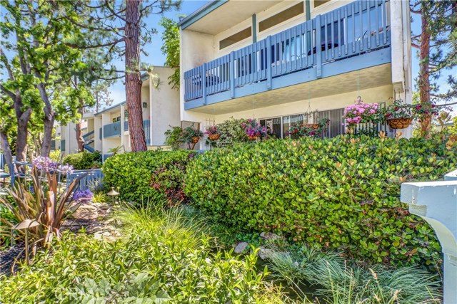 816 Camino Real, Redondo Beach, California 90277, 2 Bedrooms Bedrooms, ,1 BathroomBathrooms,Residential,Sold,Camino Real,SB17142888