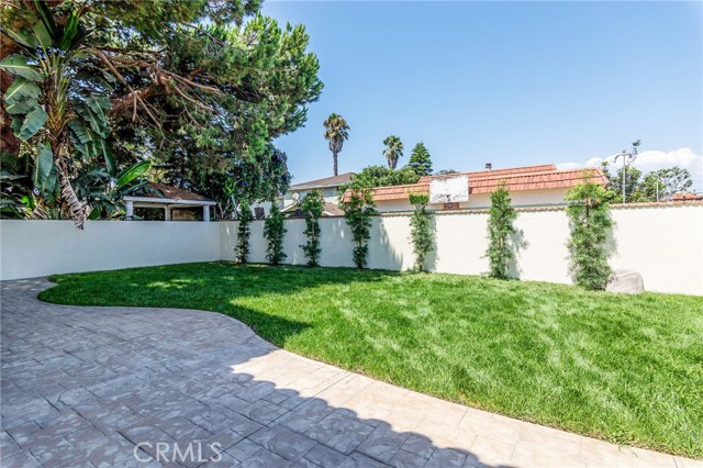 1561 Mathews Avenue, Manhattan Beach, California 90266, 6 Bedrooms Bedrooms, ,1 BathroomBathrooms,Residential,Sold,Mathews,SB17204143