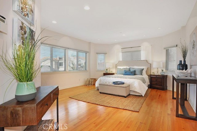 521 Irena Avenue, Redondo Beach, California 90277, 5 Bedrooms Bedrooms, ,3 BathroomsBathrooms,Residential,Sold,Irena,SB19053298